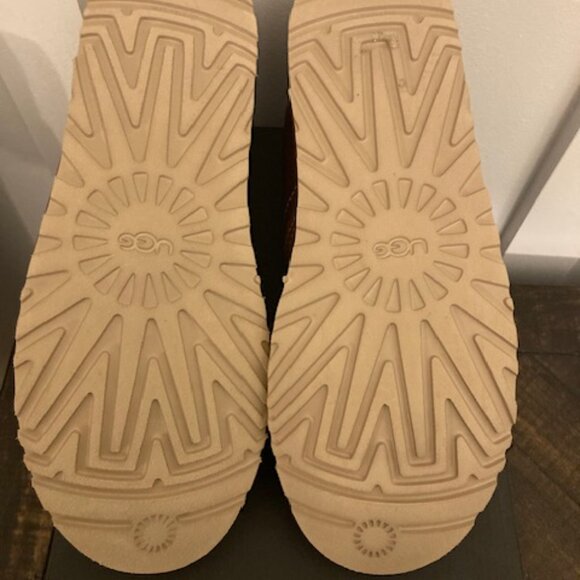 Men Neumel UGG Leather Boots - Picture 3 of 7